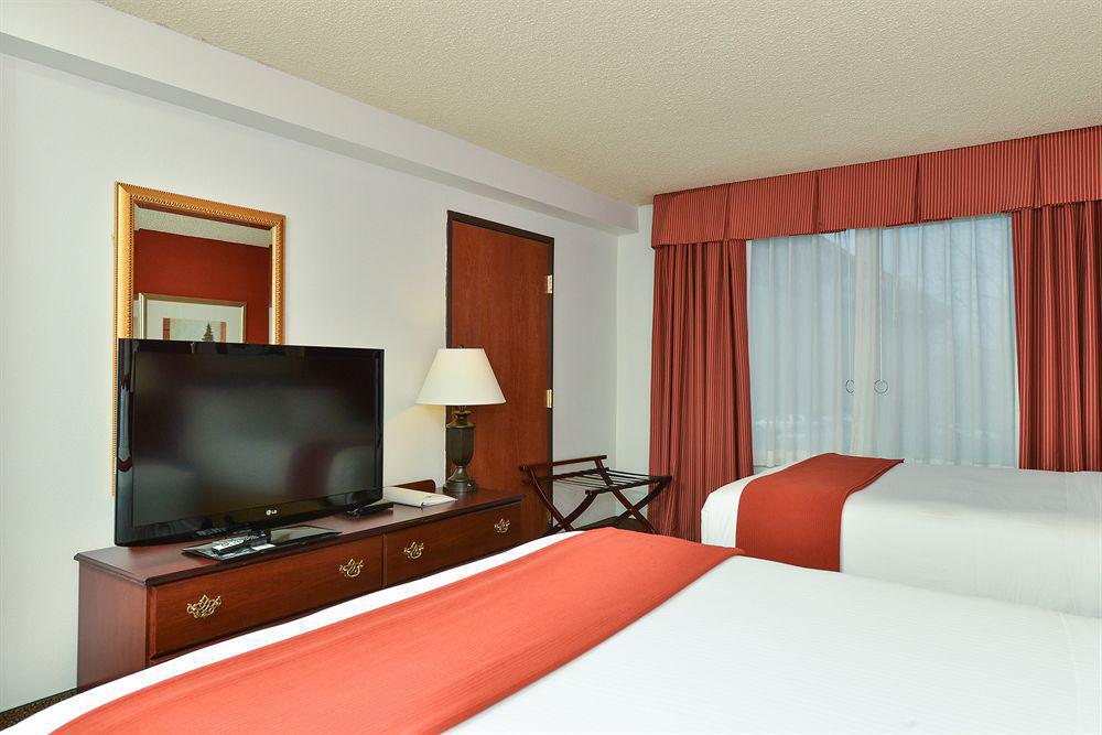 Holiday Inn Express Portland West/Hillsboro By Ihg Exterior photo