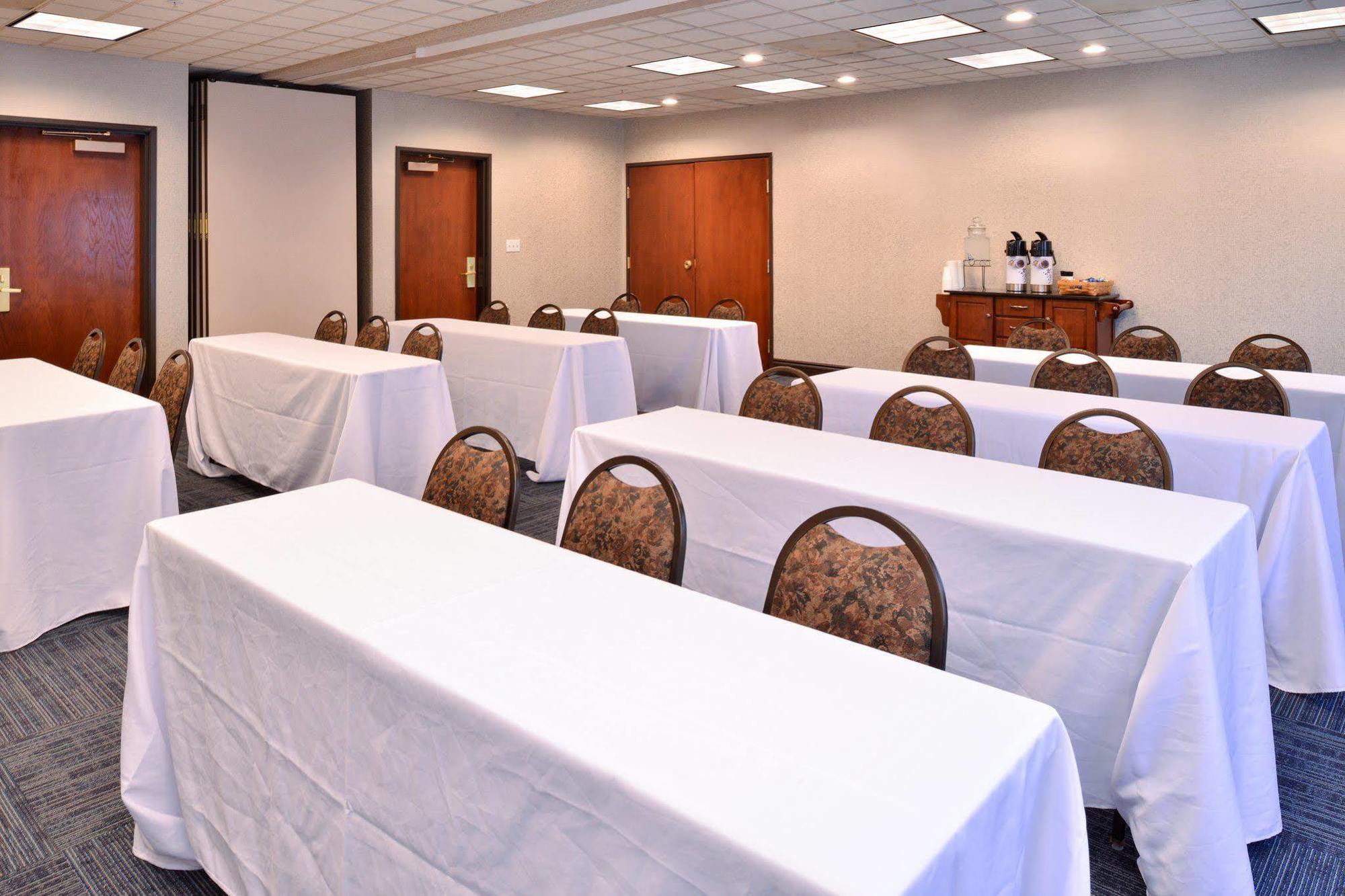Holiday Inn Express Portland West/Hillsboro By Ihg Exterior photo