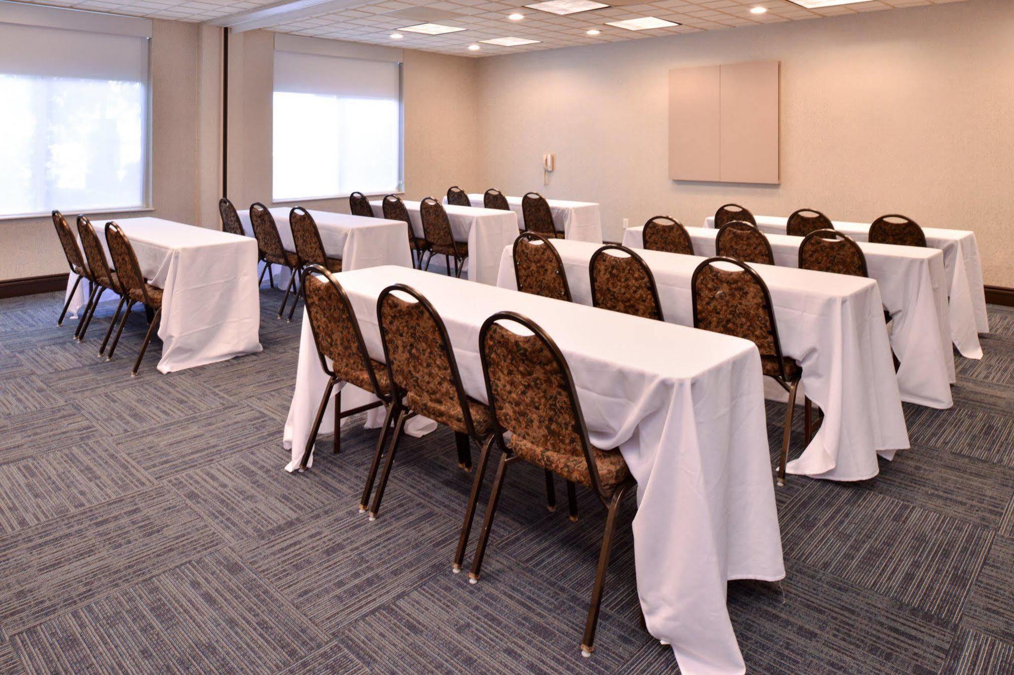 Holiday Inn Express Portland West/Hillsboro By Ihg Exterior photo