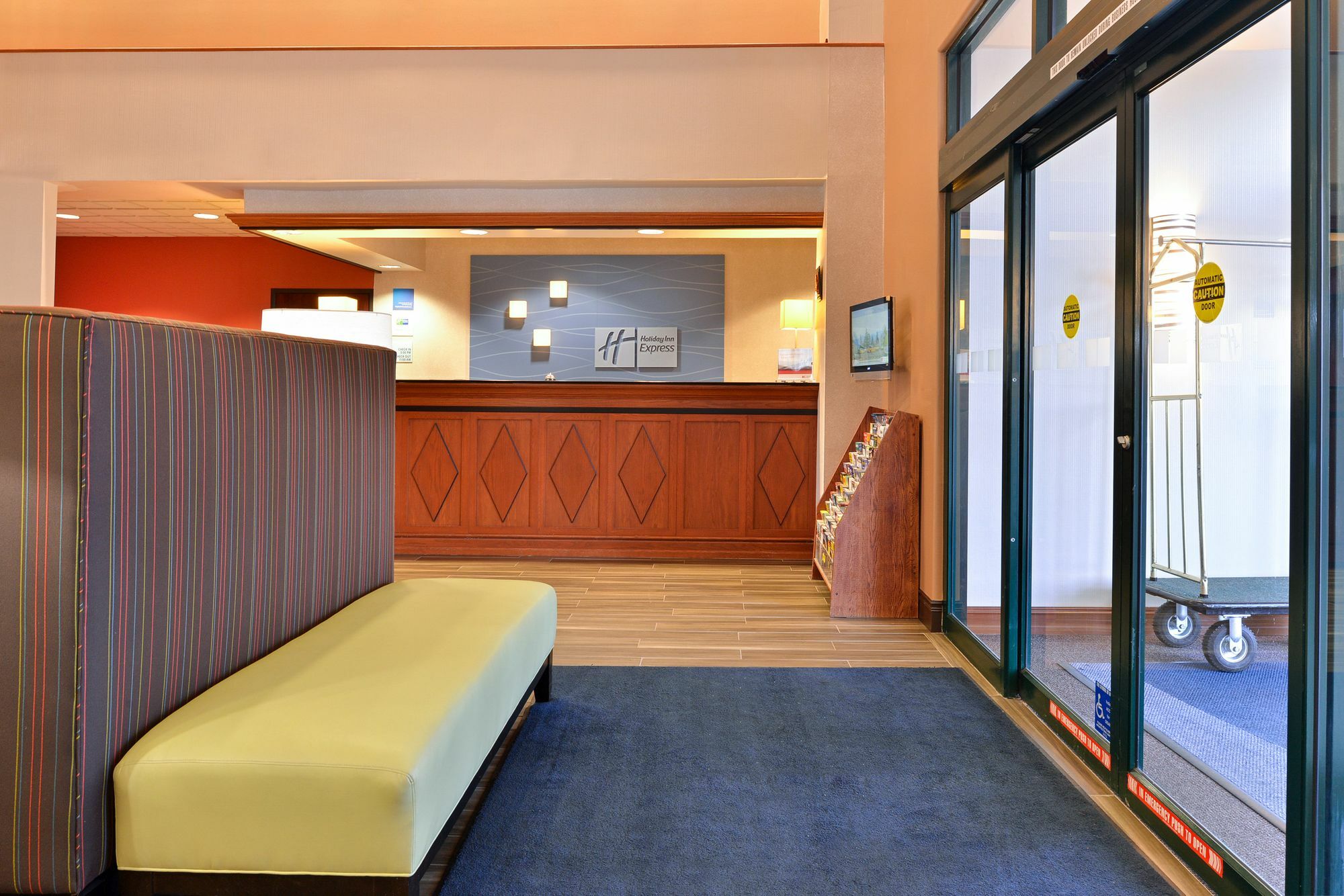 Holiday Inn Express Portland West/Hillsboro By Ihg Exterior photo